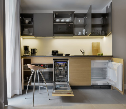 fully-furnished-kitchen-fridge-dishwasher-oven